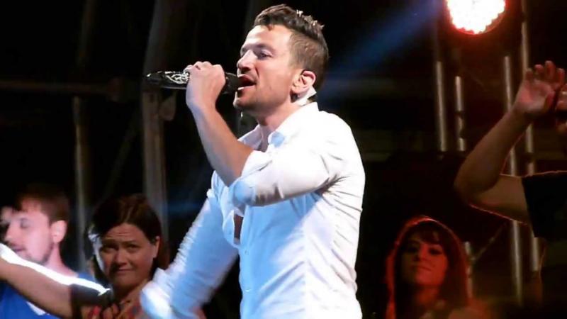 O cantor Peter Andre 